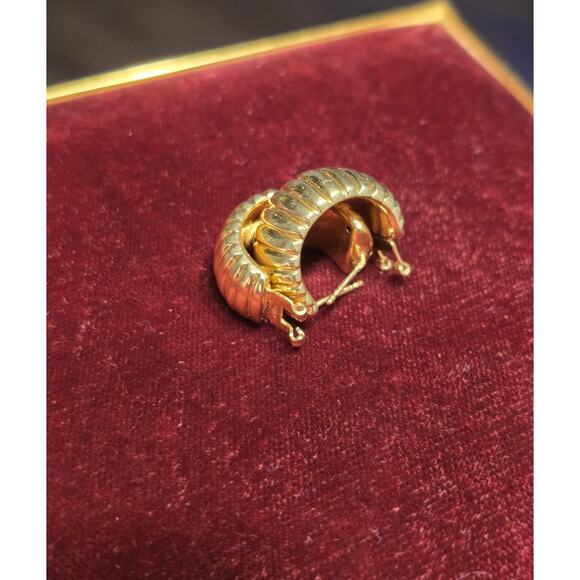 18K Solid Yellow Gold Omega Clip Back Post Hoop Earrings READ DESCRIPTION!! - Picture 13 of 16